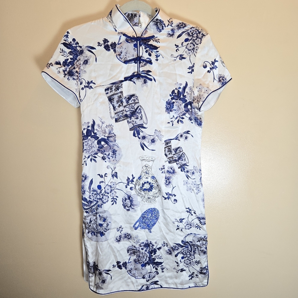 Vintage 100% Silk Qipao Ya Zheng Vtg Blue White Floral Porcelain Vases Design